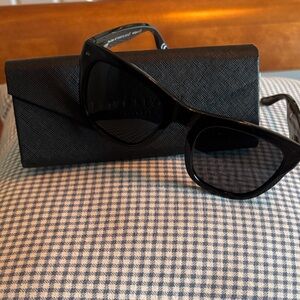 Privé Revaux Black Sunglasses with Case